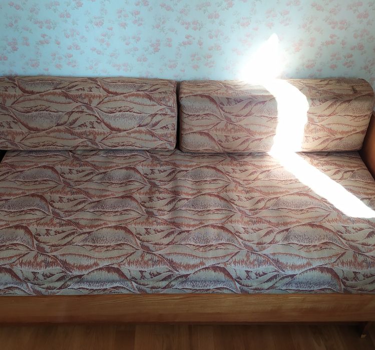 Терміново! Продам ліжко-диван.