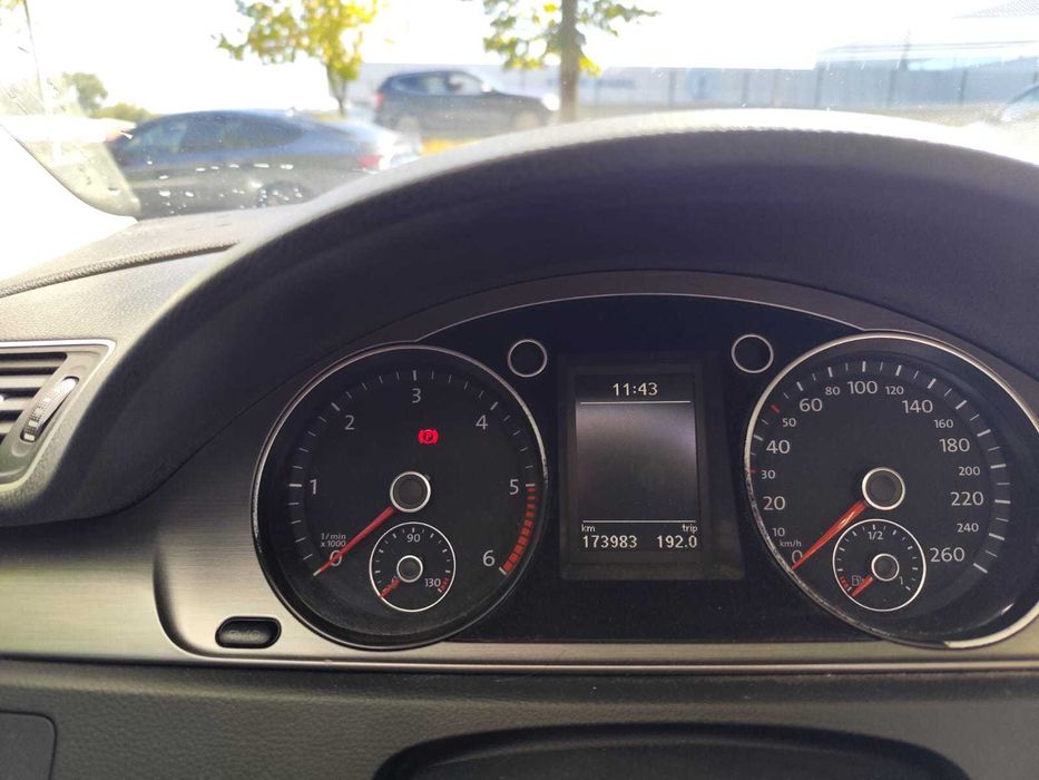 VW Passat Variant 1.6 TDi Bluemotion 2014 Em Bom Estado