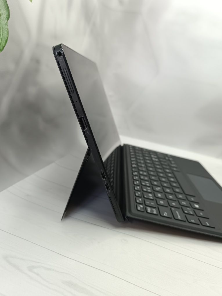 Сенсорний планшет Dell Latitude 5285/i3-7100U/4ГБ/128GB/12.3 " Full HD