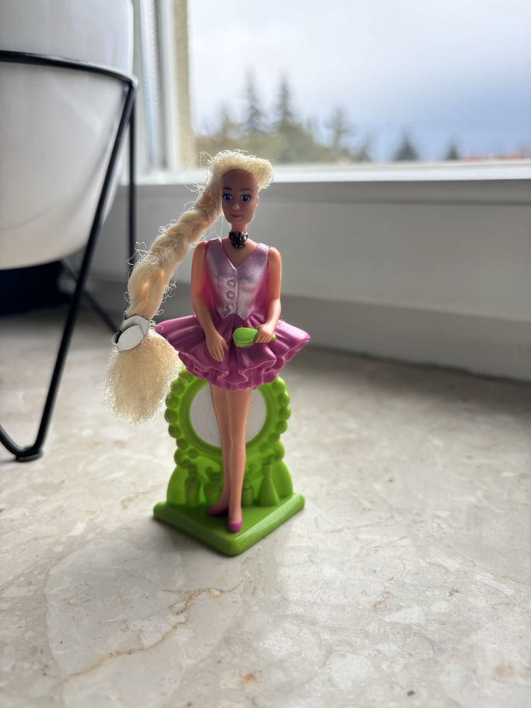 Barbie w różowej sukience lata 90 te, z kolekcji Mcdonald