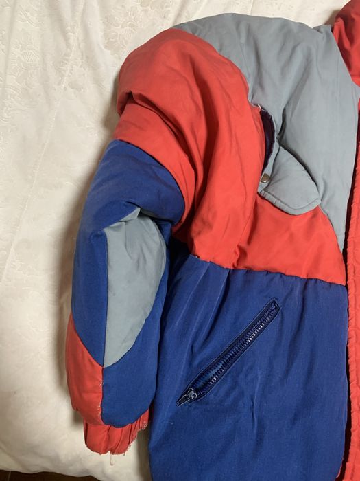 Kispo de penas de cor azul