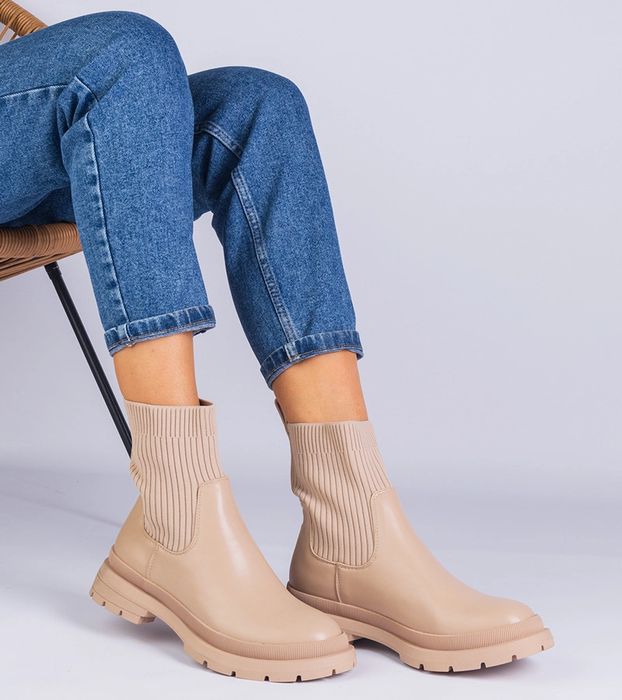 Brązowe botki z materiałową cholewką Kalvaria