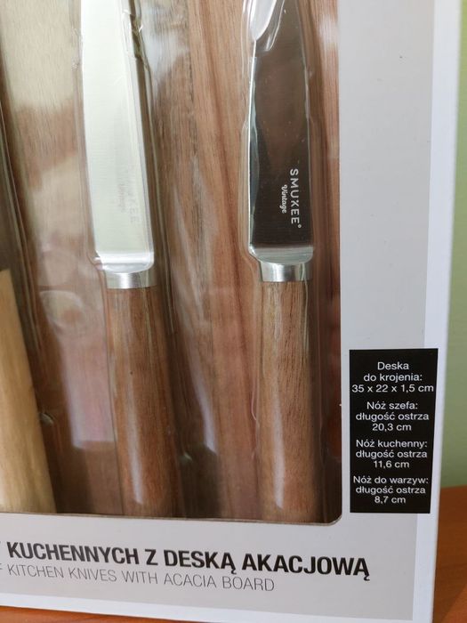 Zestaw noży kuchennych z deską akacjową