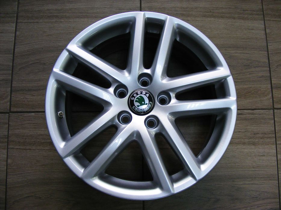 Диски R17 VW Passat Golf Touran Skoda A5 A7 Superb Seat Altea 5/112
