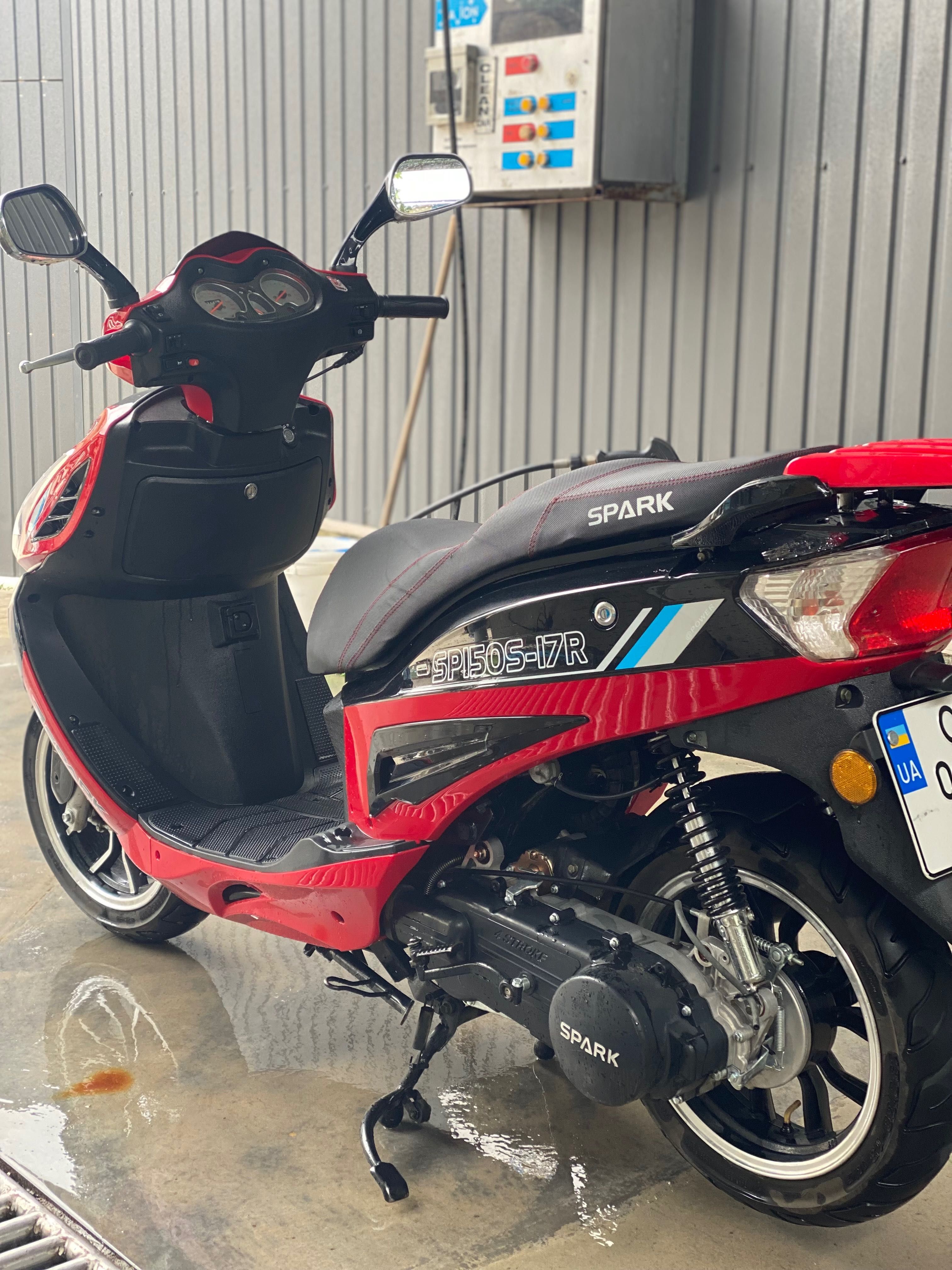 Скутер Spark 150 SP-17r