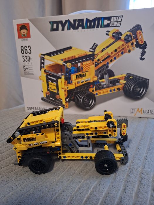 Duży zestaw klocków typu lego technika budowlana dźwig samochód laweta