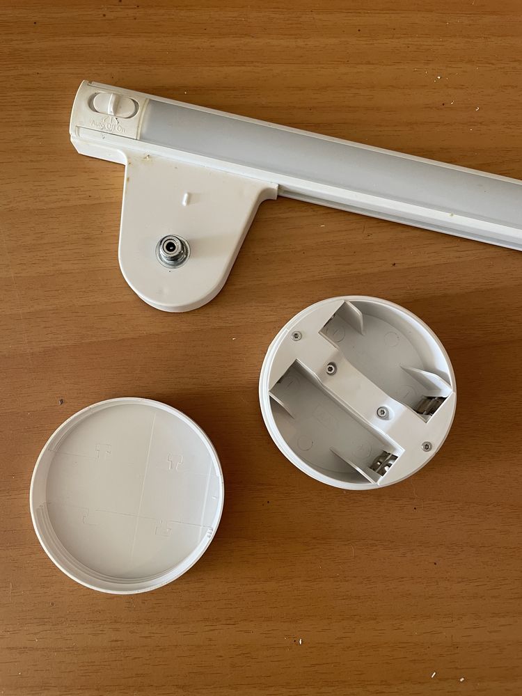 Luz de interior com sensor de movimento (pilhas AA - IKEA) 2x