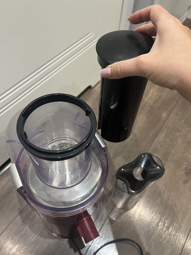 Sokowirówka Russel Hobbs