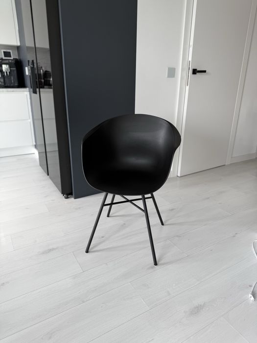 Krzesła 4szt. Plastikowe metalowe nóżki czarne loft porzadne