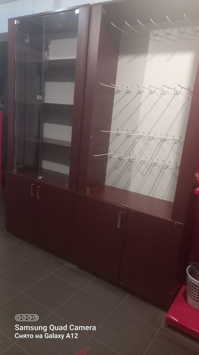 Продам вітрини для магазину або меблі для офісу
