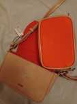 Torebka crossbody z kosmetyczką 2w1 Parfois