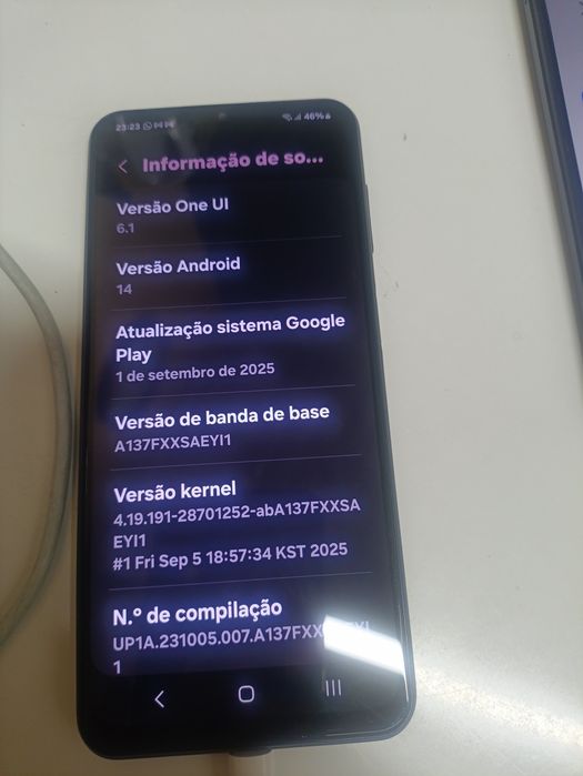 2 telemóveis em bom estado.