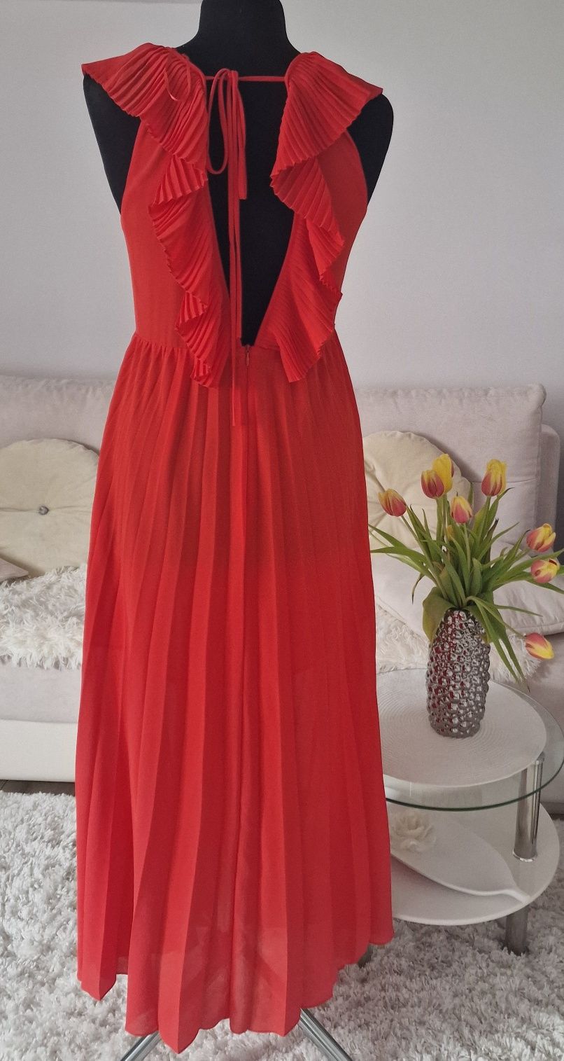 Sukienka plisowana czerwona" Zara".