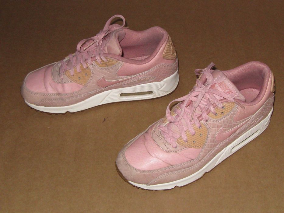 женские кроссовки Nike Air Max 38,5р.