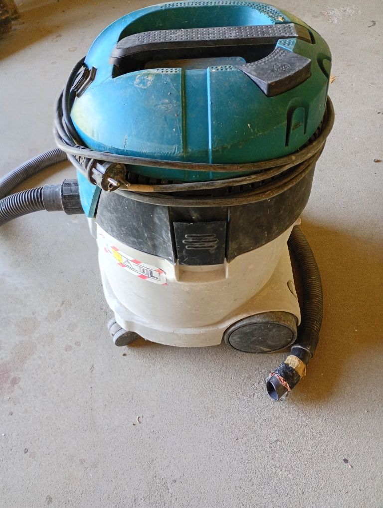 Makita VC2512L odkurzacz