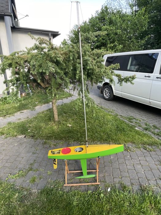 Żaglówka rc Goth Iom F5E