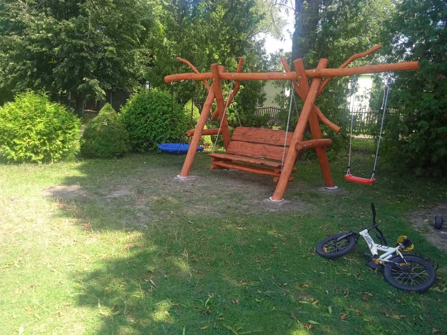 Miody różnego rodzaju z własnej pasieki.