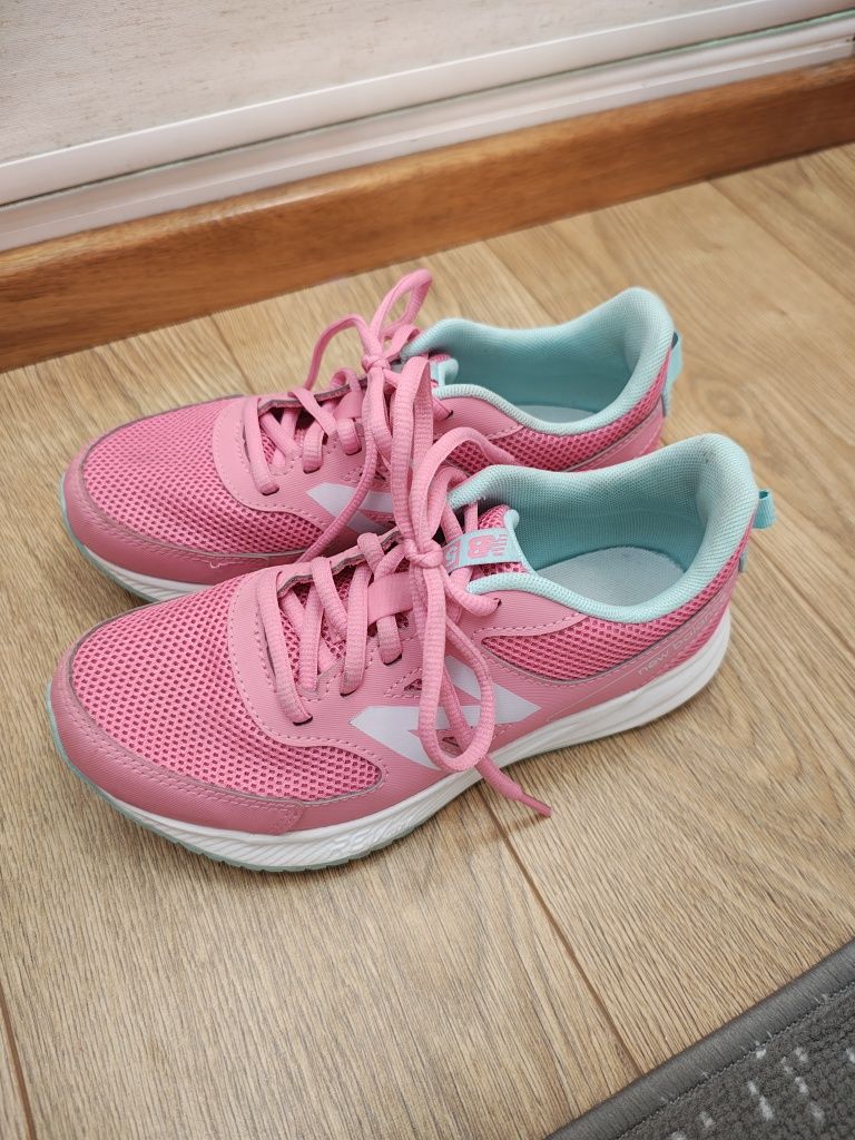 Buty new balance 34,5