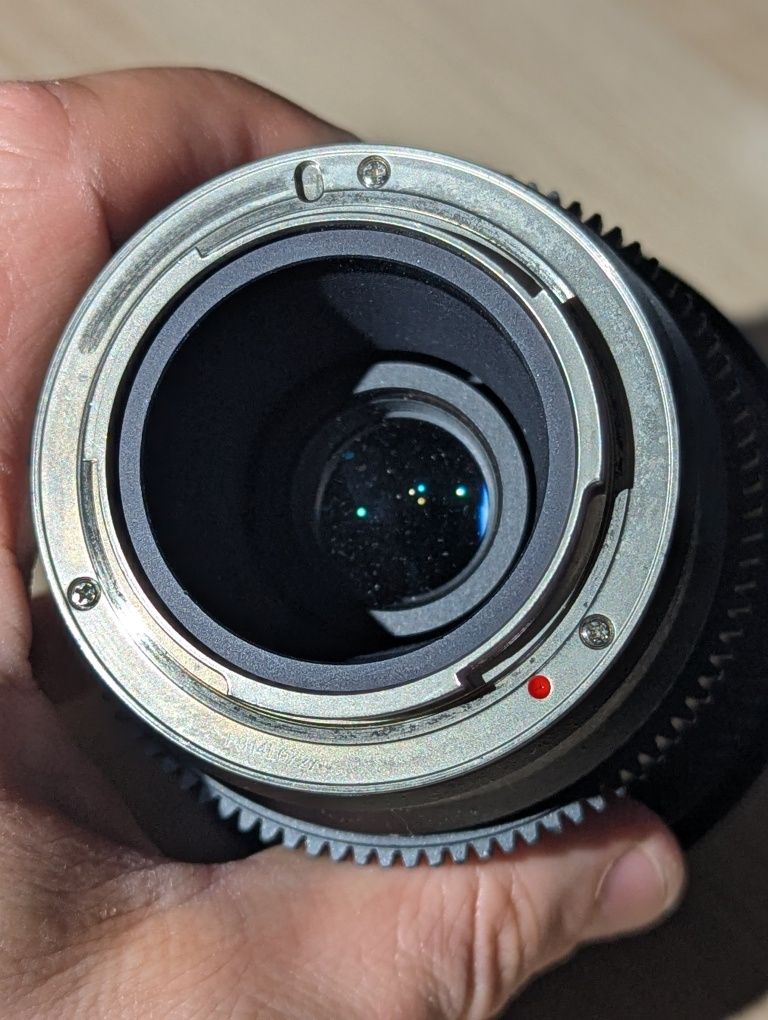 Obiektyw Samyang 12mm f/3.1 Fisheye, moc. Sony E