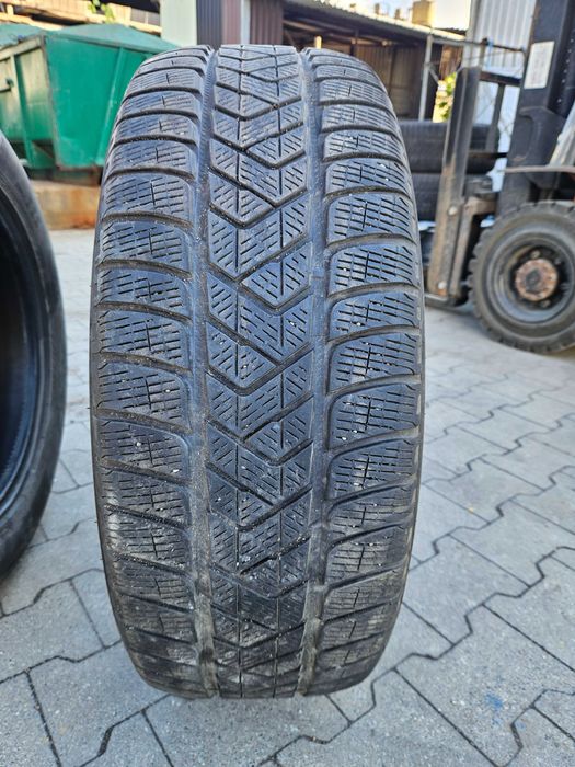 Opony Pirelli Scorpion Winter 235/60/R18 107H
