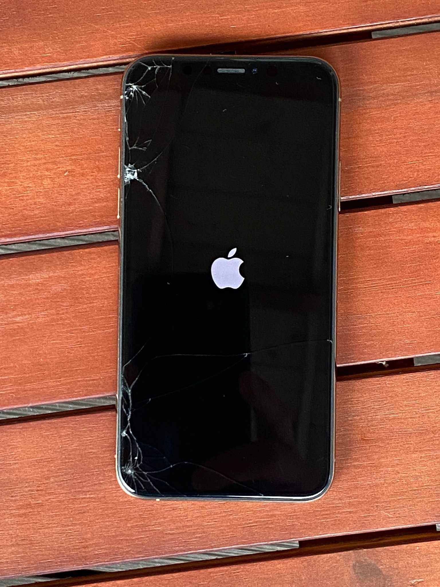 iPhone XS na części