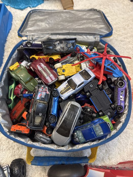 Треки,гаражи,машинки