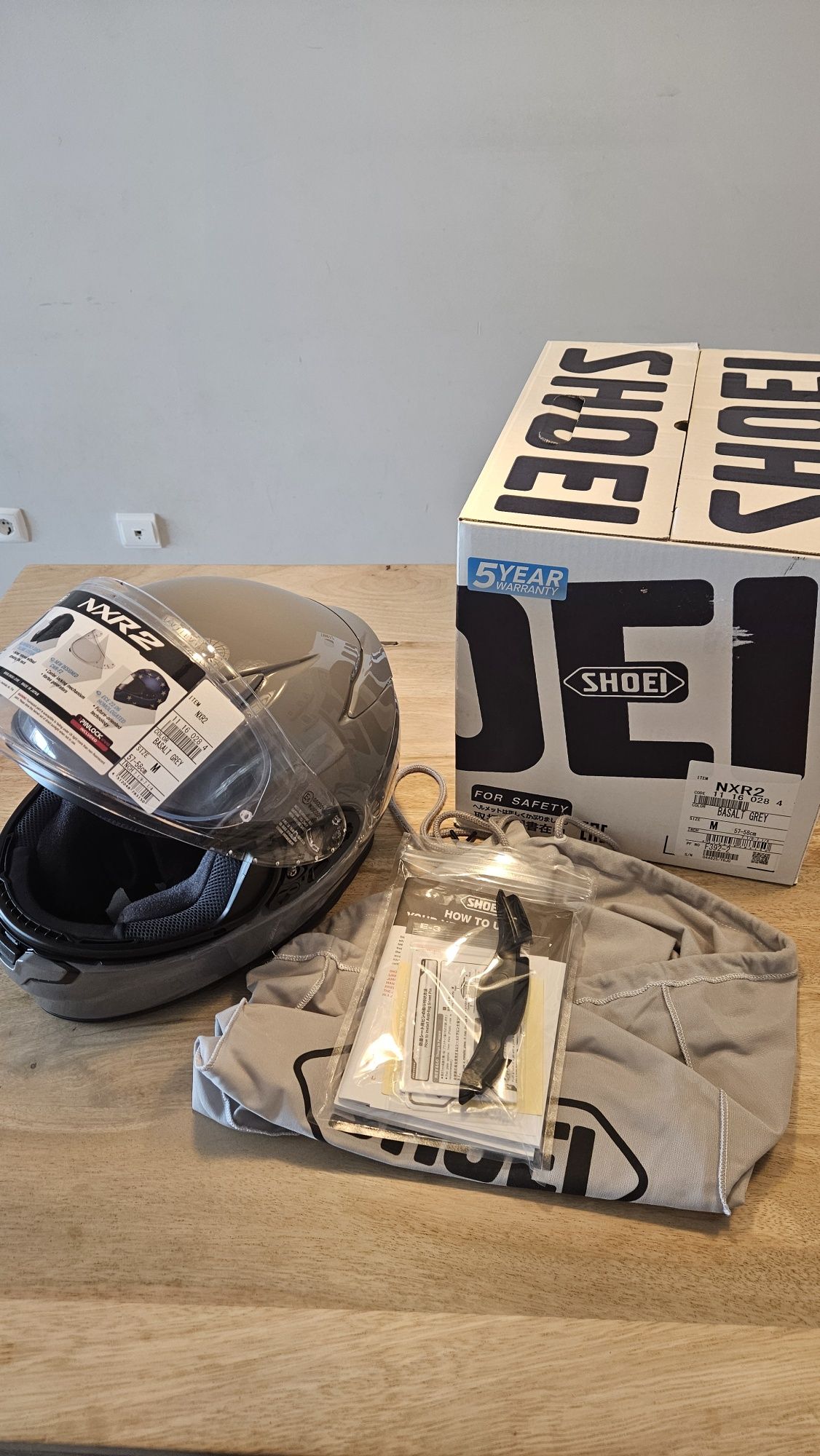 Capacete Shoei NXR 2