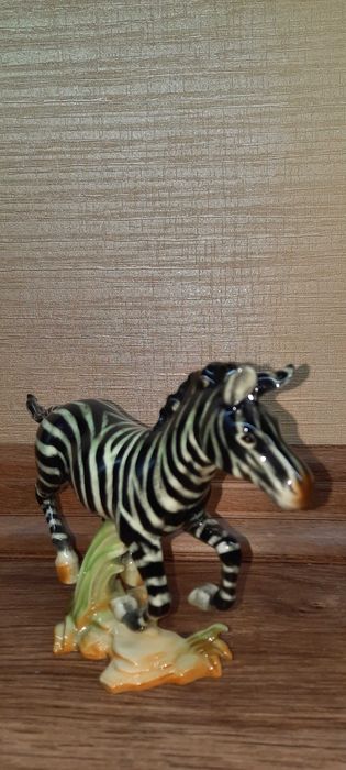 Фарфоровая статуэтка "Зебра" Goebel Германия