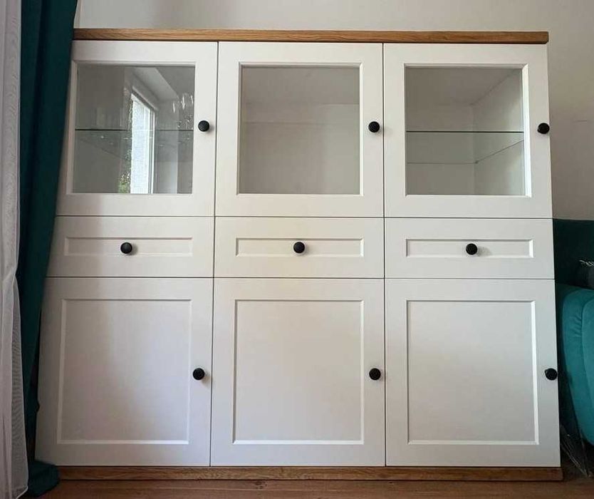 Biały kredens w idealnym stanie