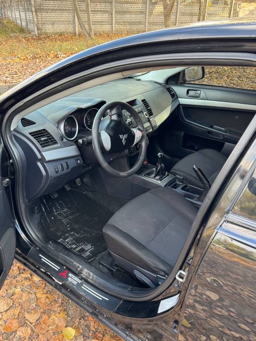 Продам mitsubishi lancer x 2011