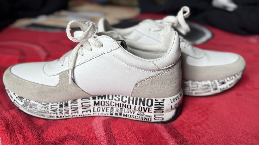 Кросівки moschino