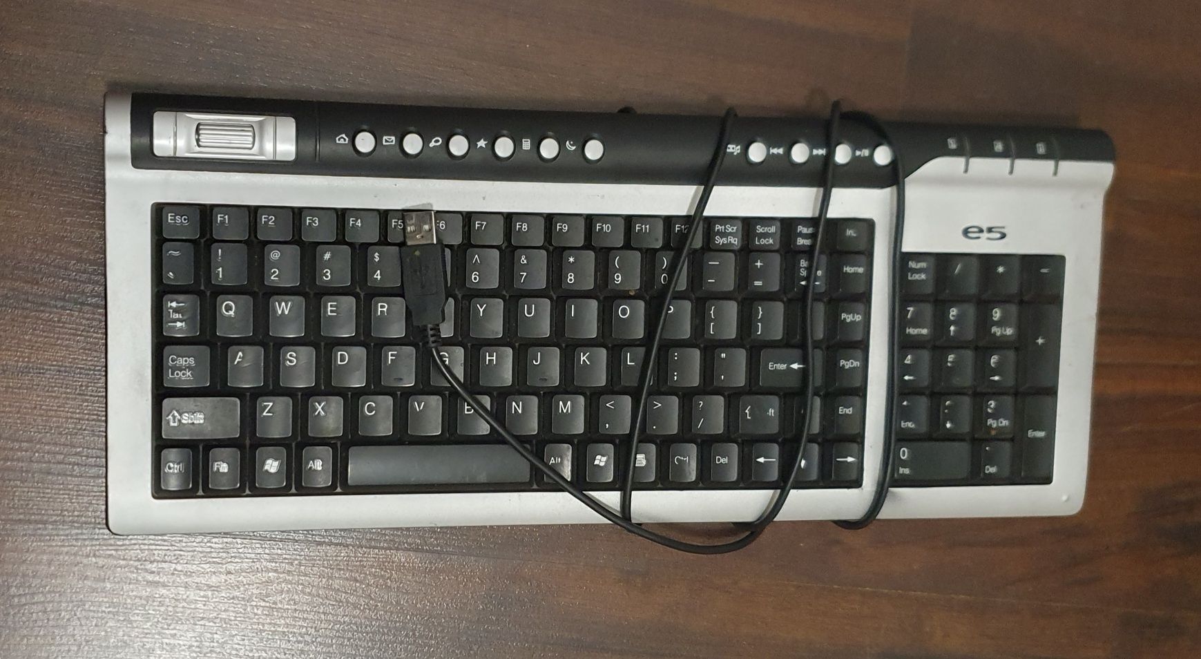 Klawiatura i myszka Logitech MK320 + druga klawiatura i myszka