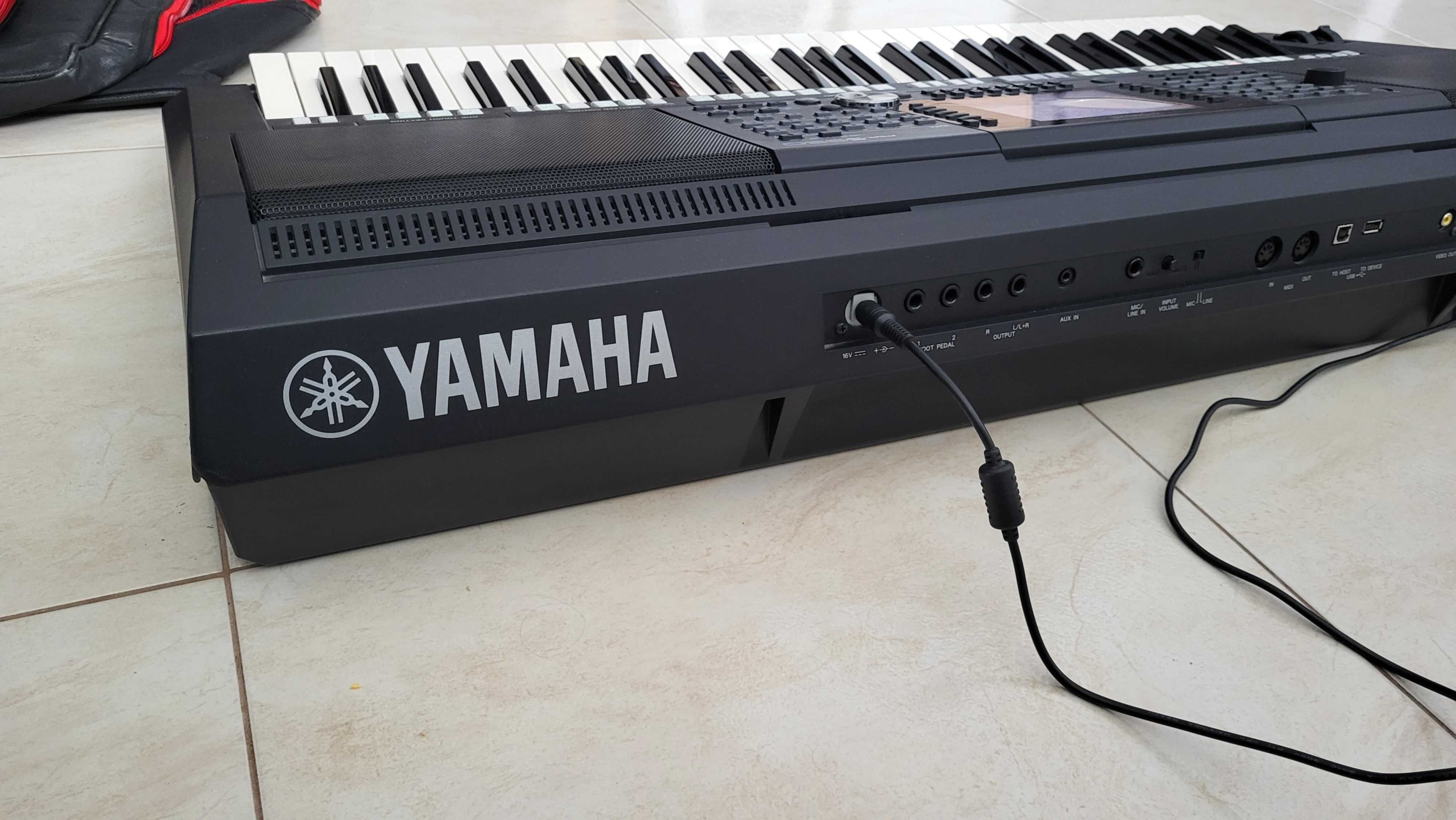 Sprzedam Yamaha PSR S950