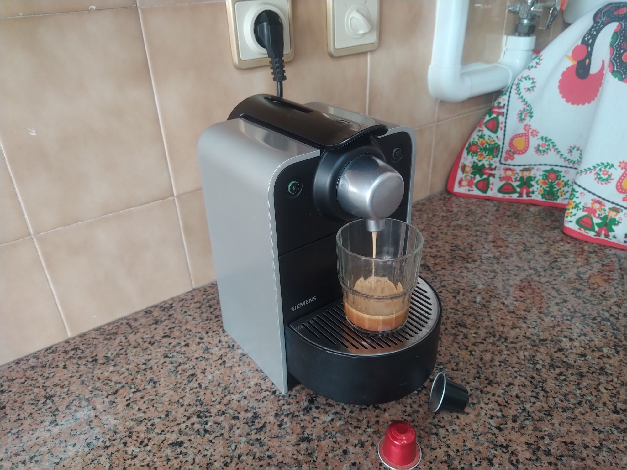 Máquina de café Nespresso Siemens casa quarto apartamento escritório.