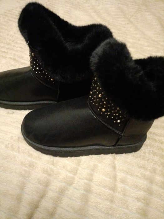 Зимові чоботи -уги