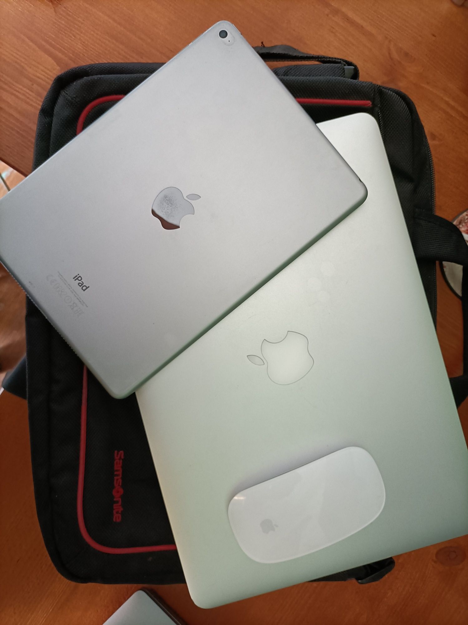 MacBook Air i7 + iPad Air + Magic mouse + Mala Samsonite