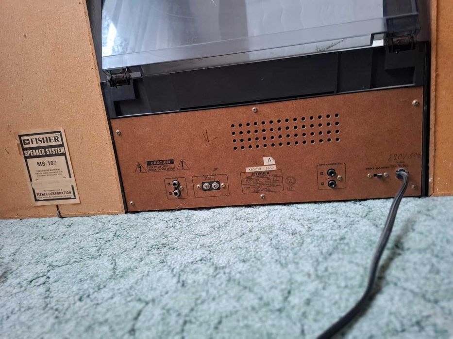 Gramofon / radio / magnetofon Vintage marki Fisher z 2 kolumnami