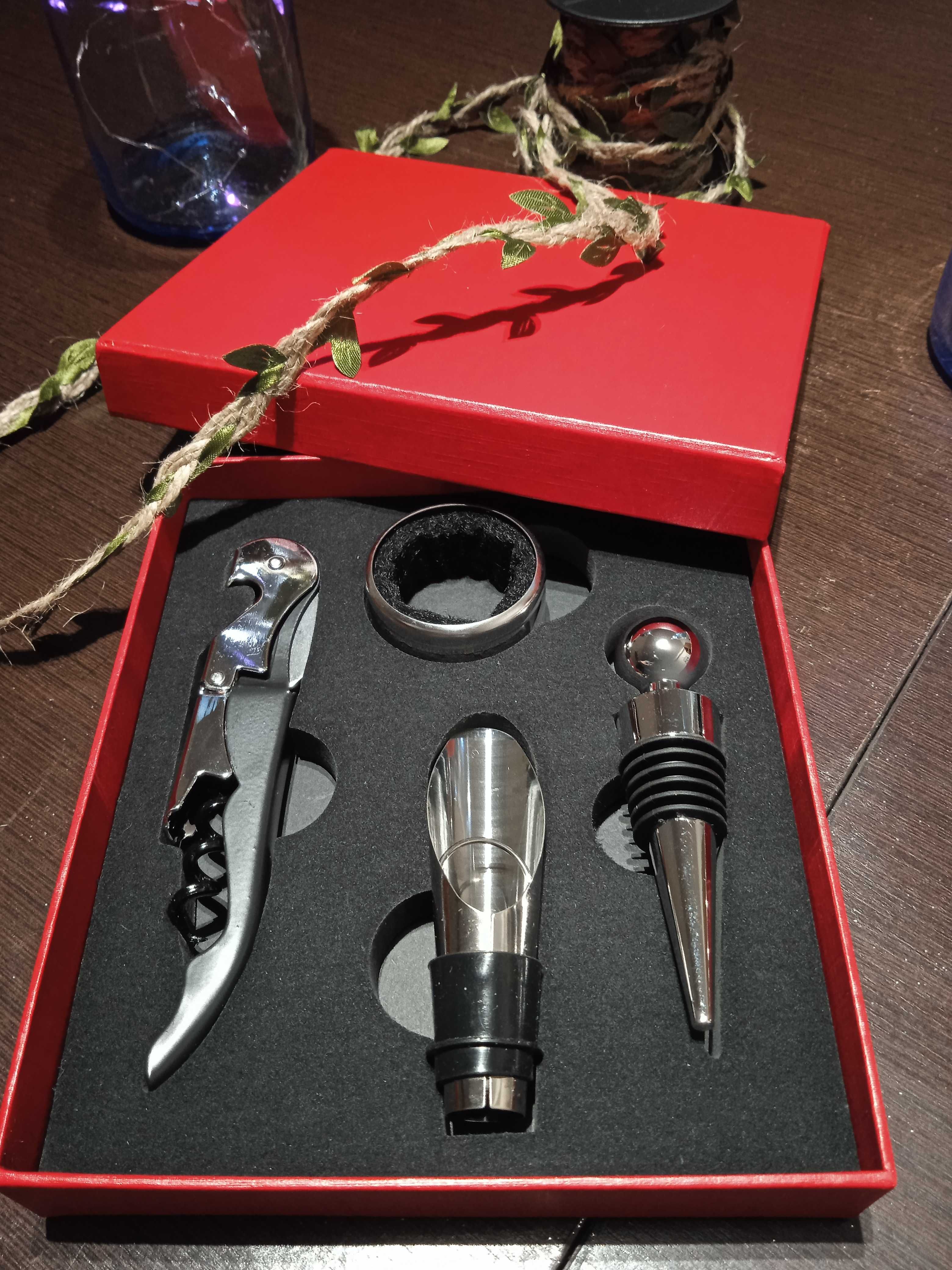Conjunto de Acessórios para Vinho em Aço Inoxidável com 4 Peças