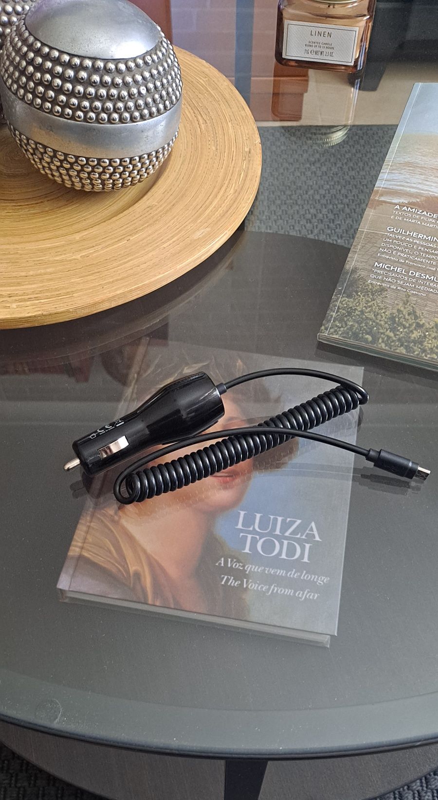 Carregador de telemóvel com adaptador para isqueiro automóvel