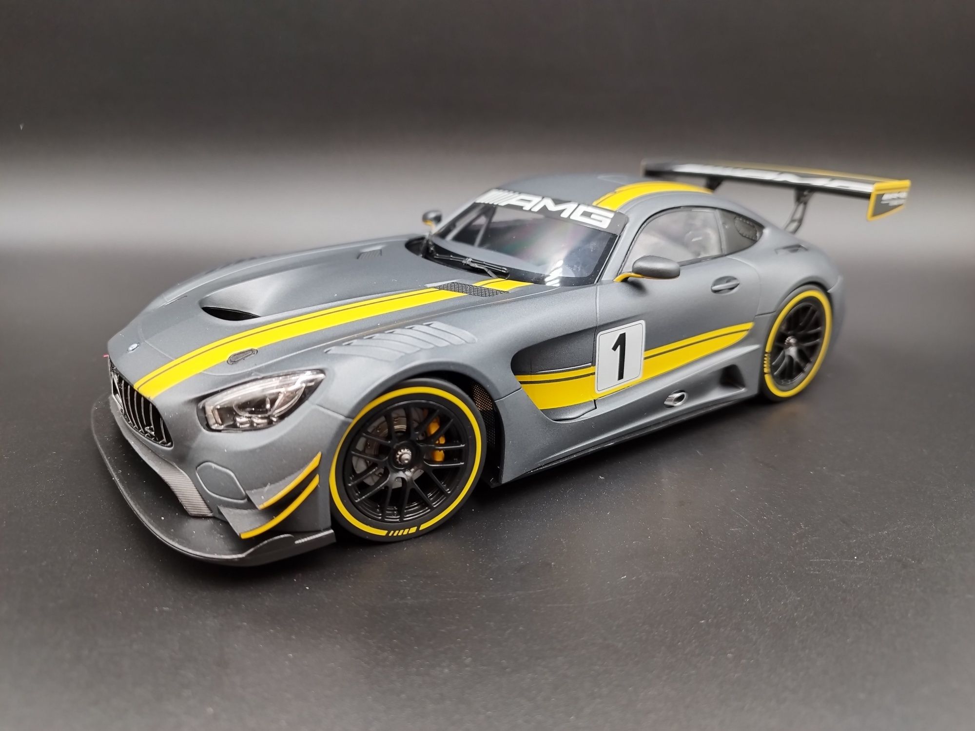 1:18 Norev Mercedes AMG-GT3 model