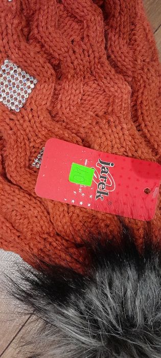 Czapka zimowa z pomponem 30%wełna