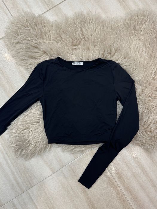 топ від бренду ZARA