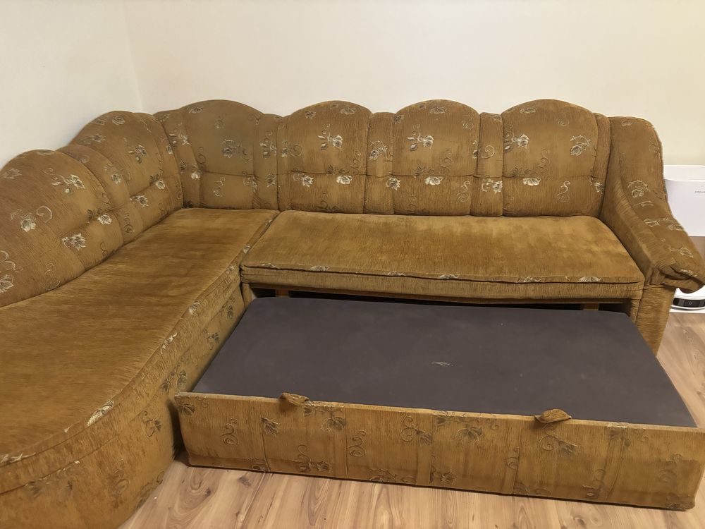 Naroznik rozkładany z funkcją spania