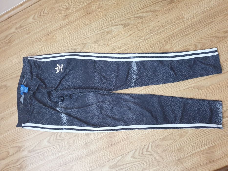 Leginsy cienkie śliskie marmurkowe czarne adidas