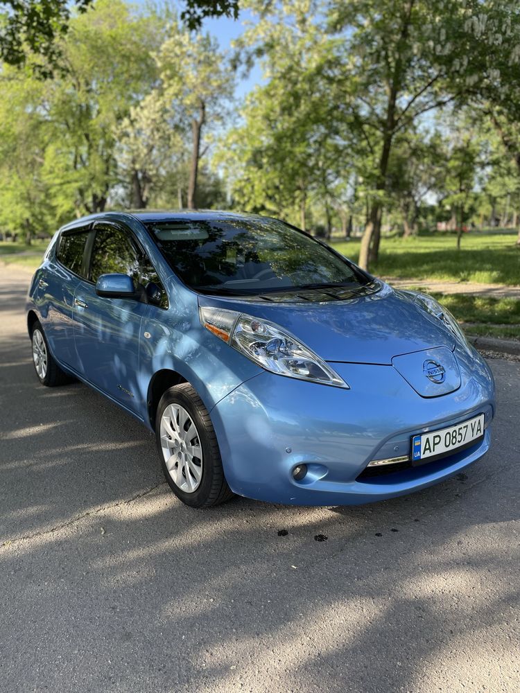 Продам Nissan leaf