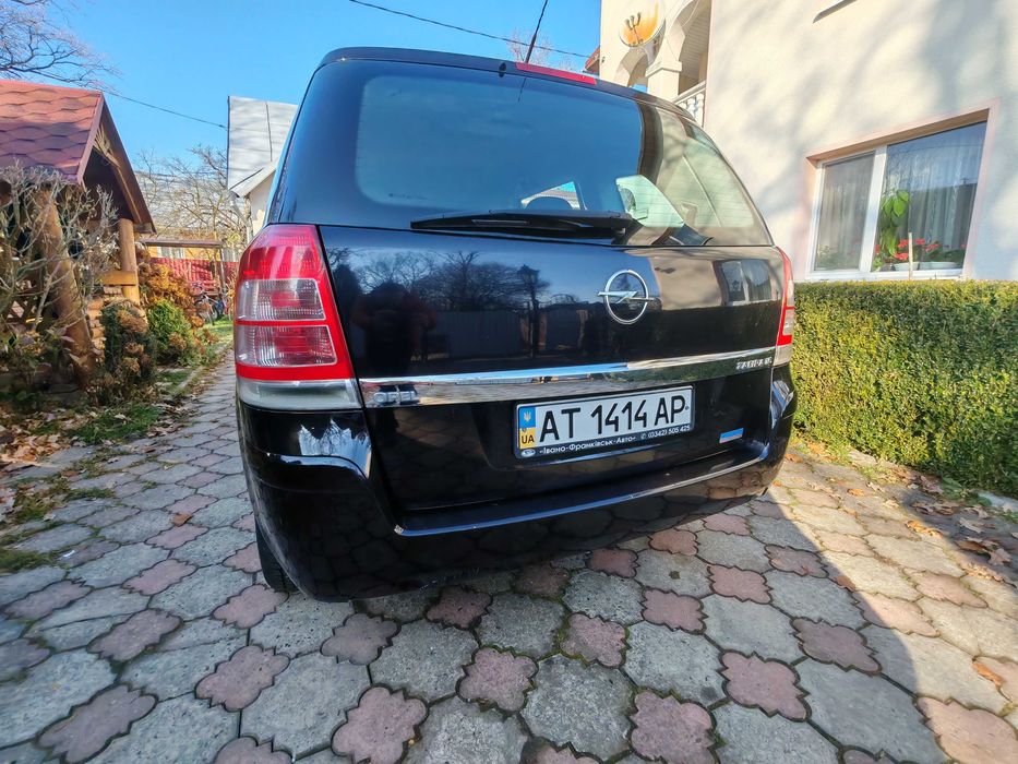 Opel Zafira B FL