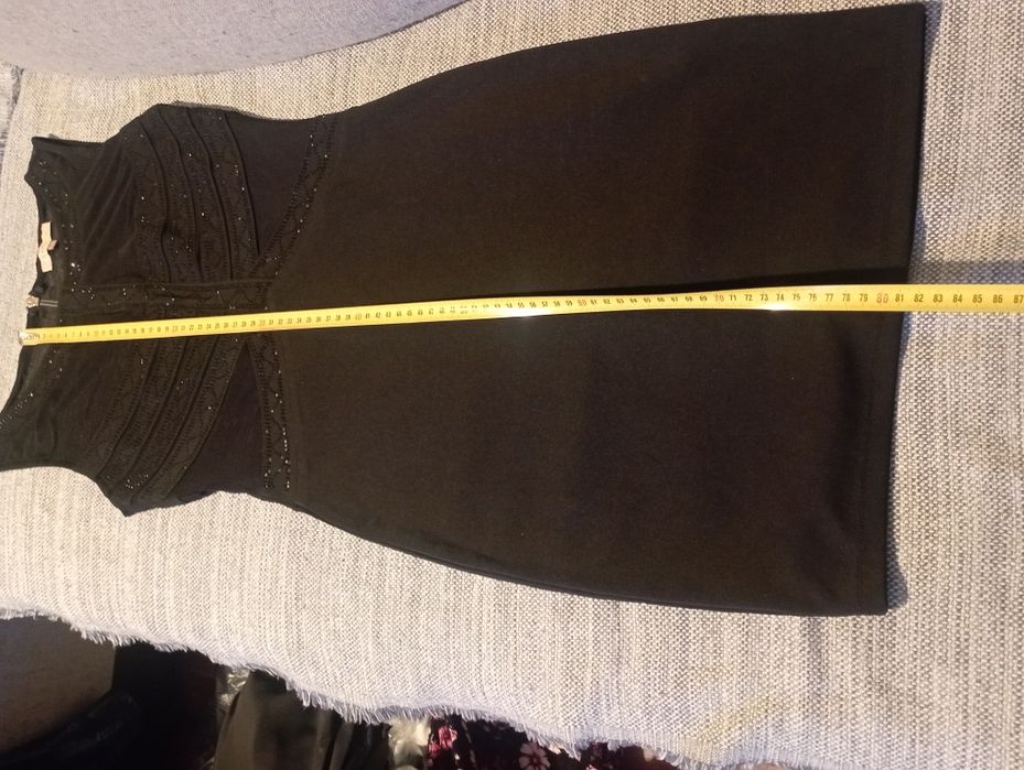 Elegancka sukienka z kołnierzykiem 36