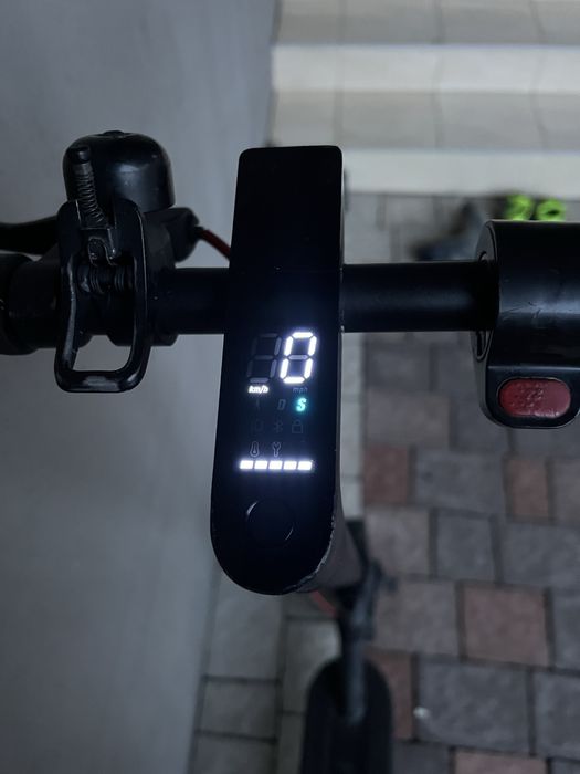 Електро самокат в хорошому стані