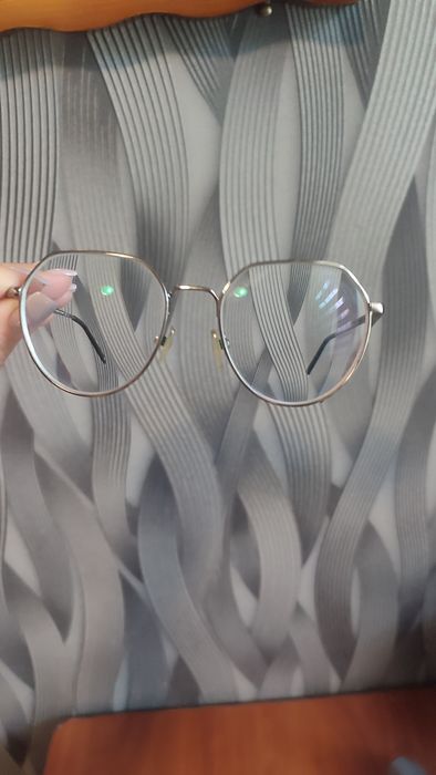 Продам оправу з лінзами - 6.0