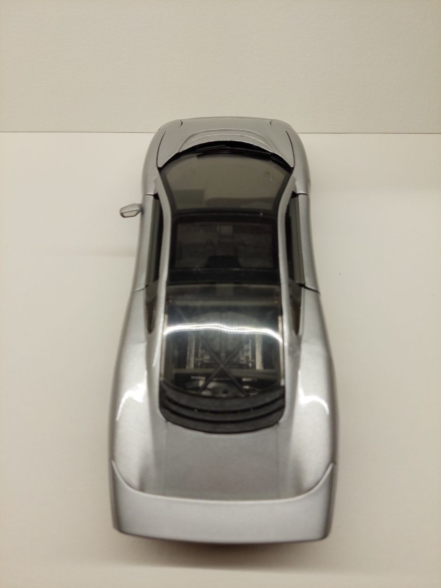 Model auta Jaguar XJ220   1,24